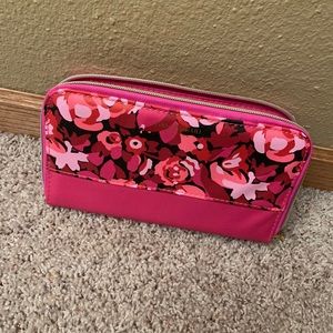Makeup brush case